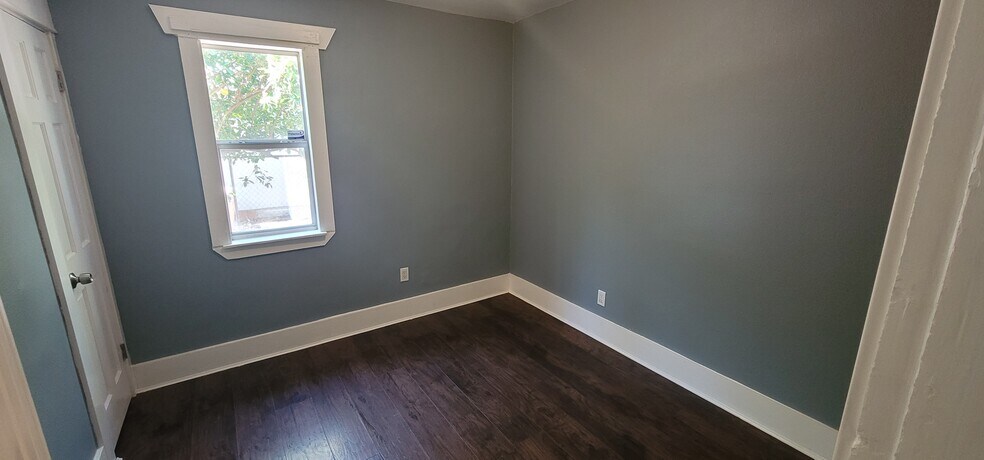Middle Bedrrom - 1284 Walnut St