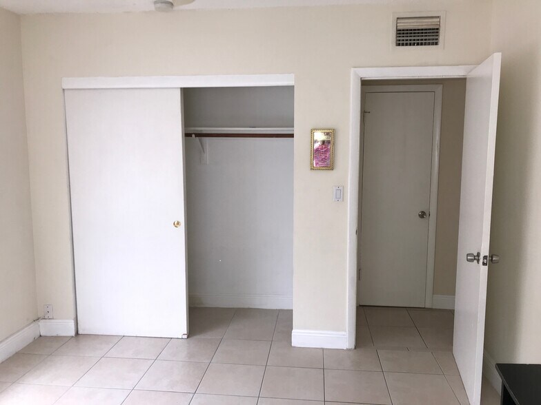 Building Photo - 265 SW 7th St