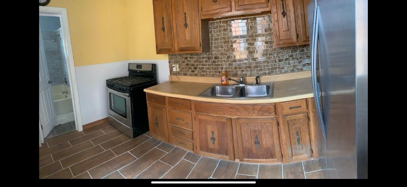 Building Photo - 1249 Greenwich St