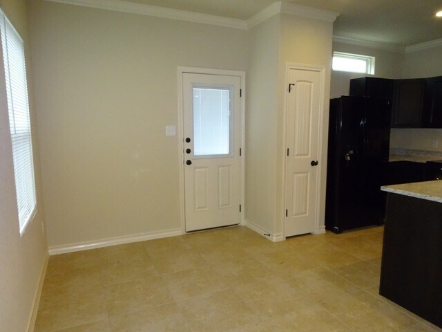 Building Photo - 7010 Lakeview Dr.