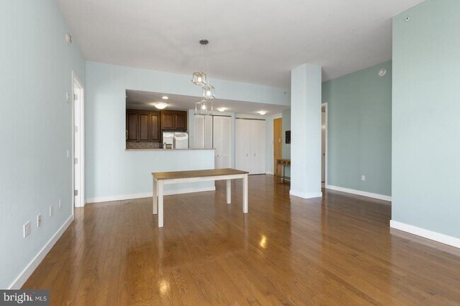 Building Photo - 1900 Hamilton St