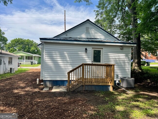 Building Photo - 416 Gordon St