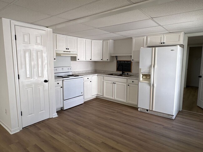 Building Photo - Renovated Duplex in Central Tullahoma