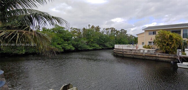 Building Photo - 1400 NE 54th St