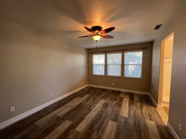Building Photo - 4-bedroom single story in Sylvan School Di...