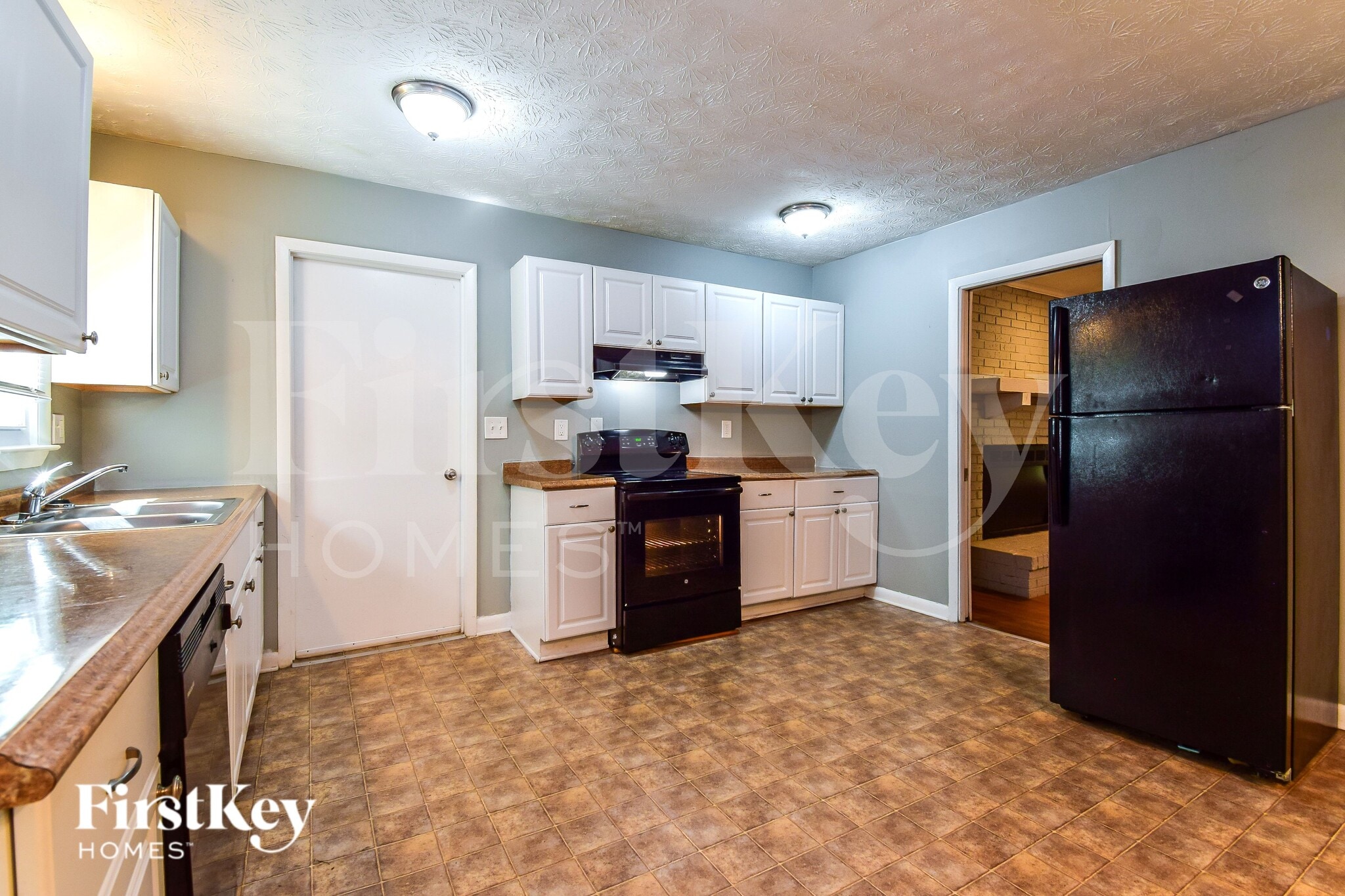 Building Photo - 595 Sheppard Rd