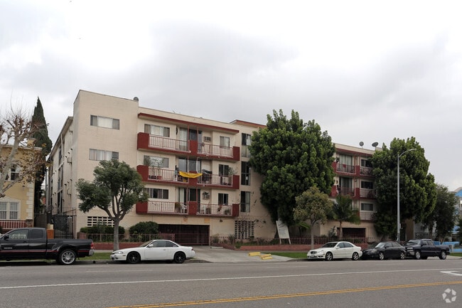 Primary Photo - 330 S Rampart Blvd