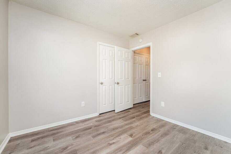 Building Photo - 4923 Windsor Downs Dr