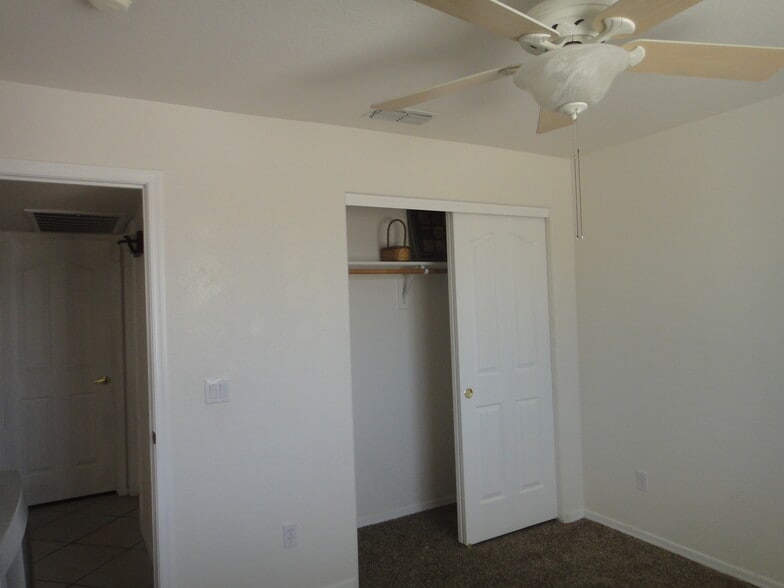 Building Photo - 3894 Bluegrass Ct