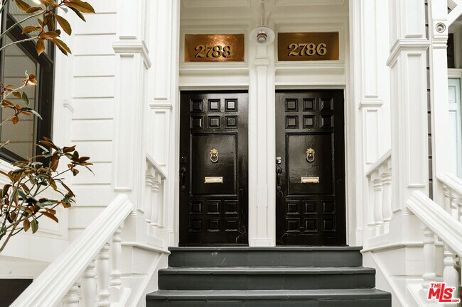 Building Photo - 2786 Bush St