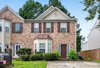 Building Photo - Spacious 3 Bed / 2 Bath Townhouse in Atlanta – $1,995/mo (Trash & Landscaping Included!)