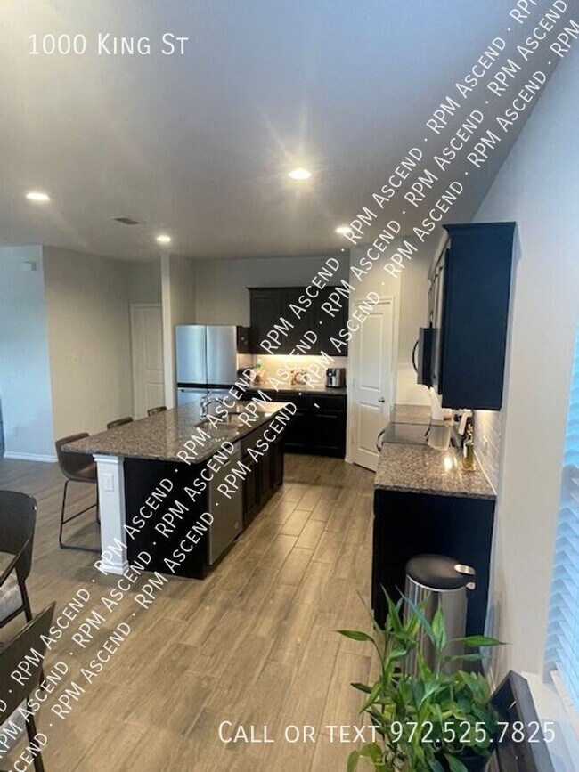 Building Photo - 1000 King St