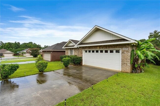 Building Photo - 2520 Bluebeard Ln