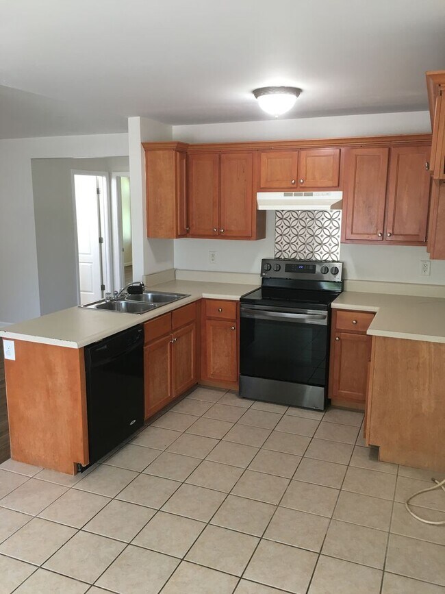 Building Photo - 134-136 Melody Ln NW