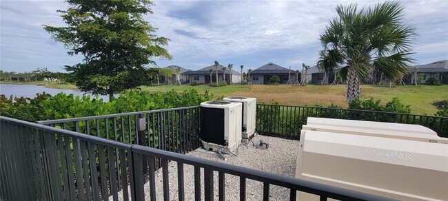 Building Photo - 14051 Heritage Landing Blvd