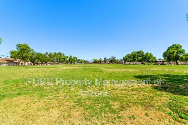 Building Photo - 8625 E Belleview Pl