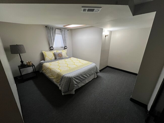 Building Photo - 4818 N Moody Ave