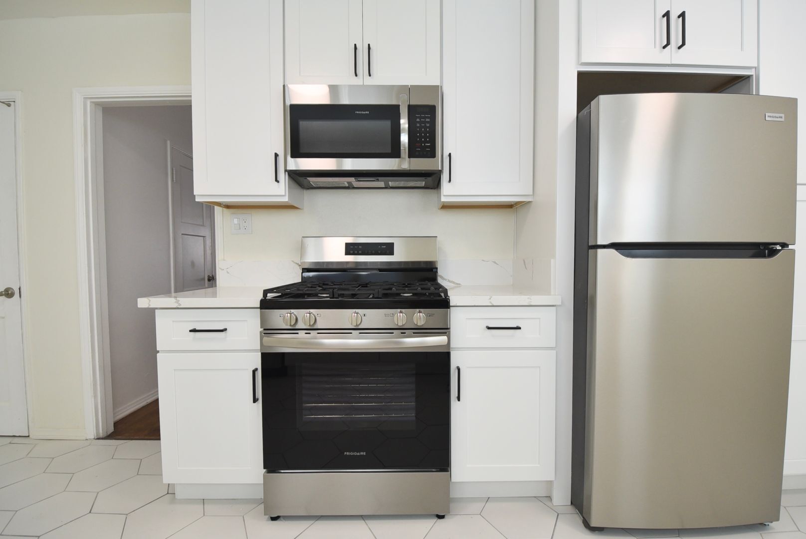 Building Photo - 10919 Camarillo St