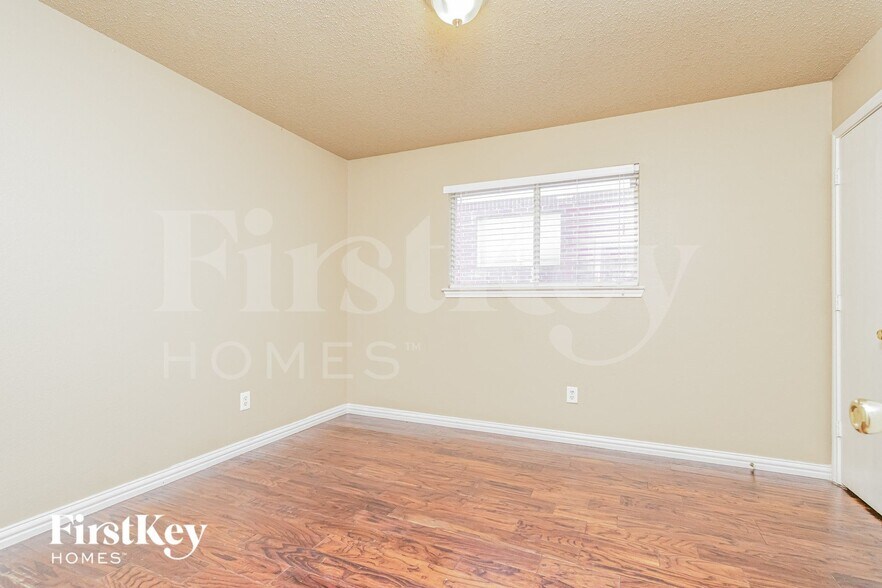 Building Photo - 1132 Beechwood Ln