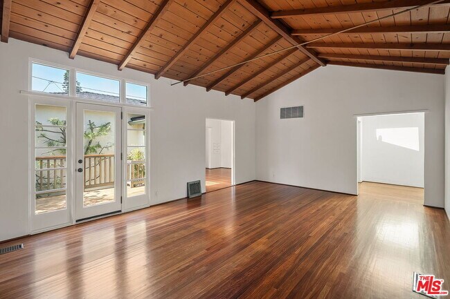 Building Photo - 630 23rd St