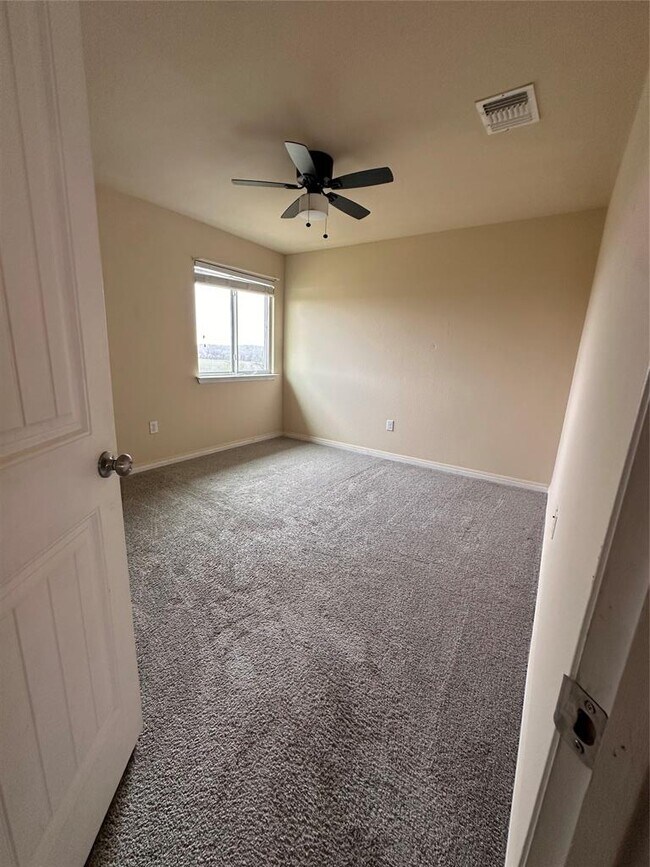 Building Photo - 207 Liard River Rd