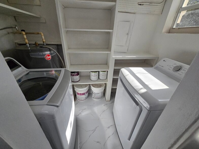 Building Photo - 1320 NE 211th Ter