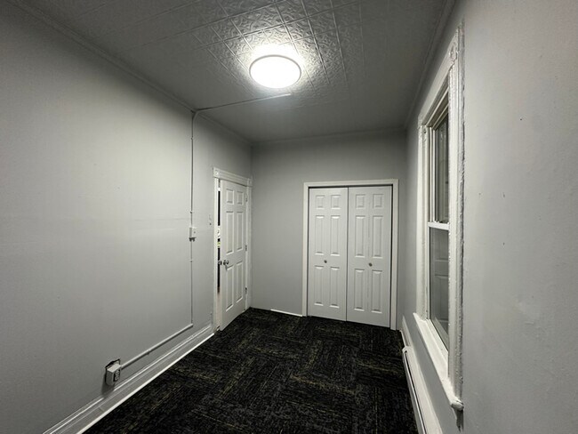 Building Photo - 15 Pennington St