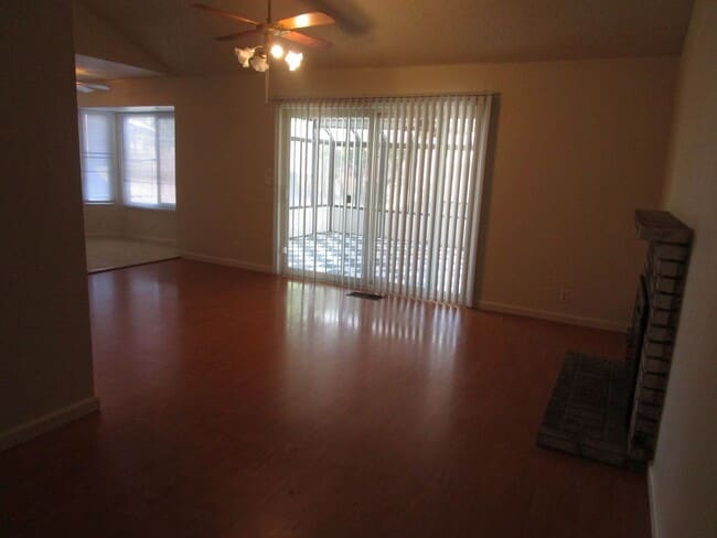 Building Photo - 812 Briarwood Ct