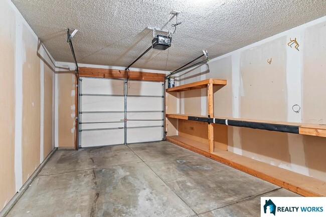 Building Photo - 3400 Glenhaven Pl