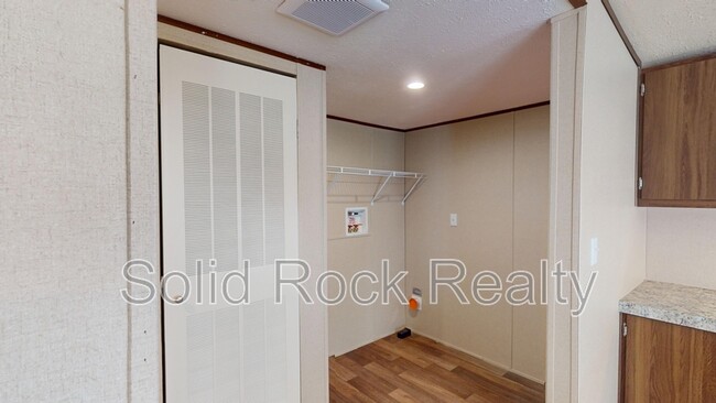 Building Photo - 75 N Curtis Rd