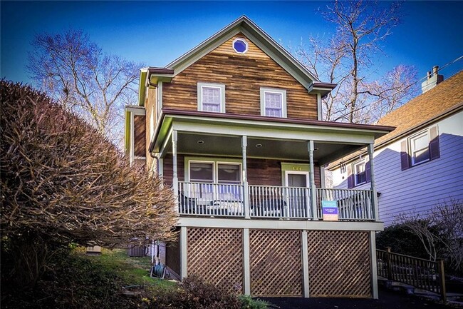 Primary Photo - 141 James St