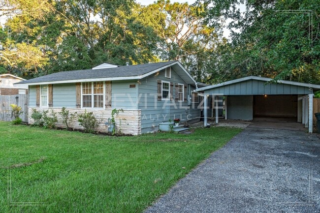 Building Photo - Charming Foley Bungalow with Timeless Character and Plenty of Storage!
