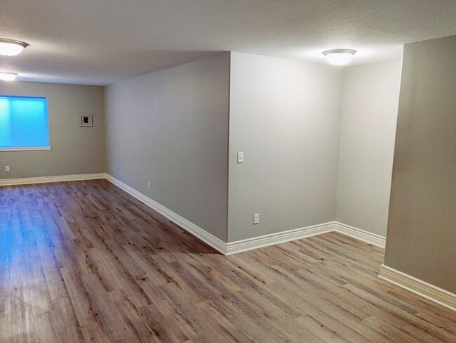 Building Photo - 12821 E Zimmerly St
