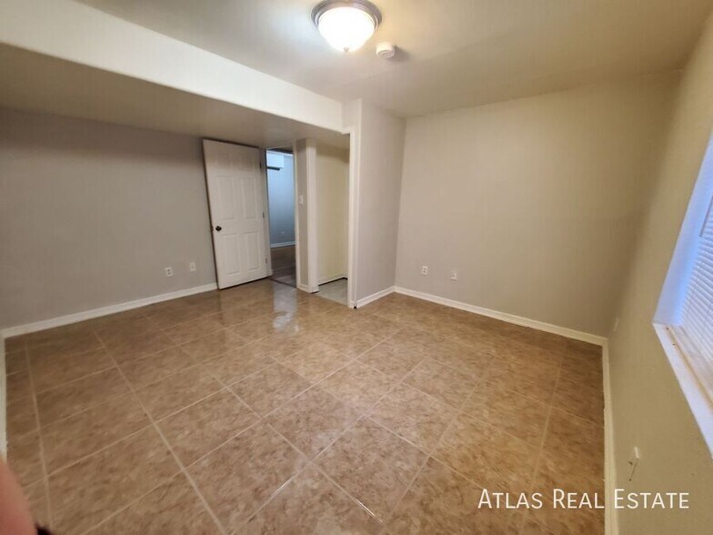 Building Photo - 4188 Ascendant Dr