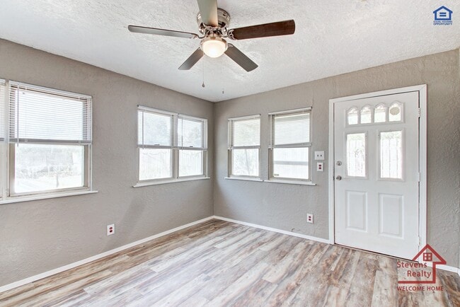 Building Photo - 4225 SE Elmhurst Ln