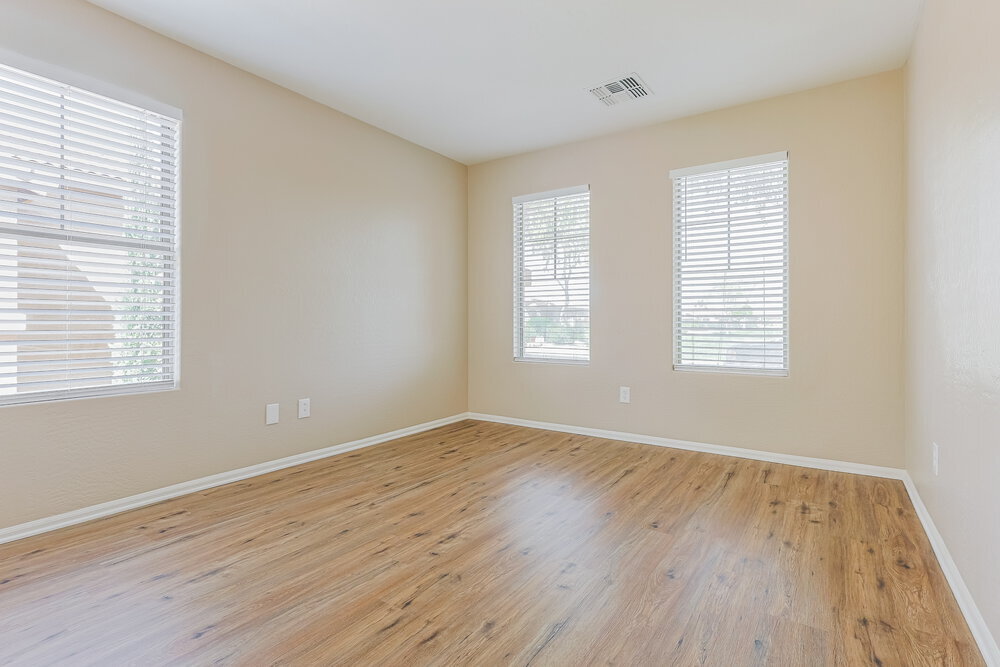 Building Photo - 43759 Colby Dr