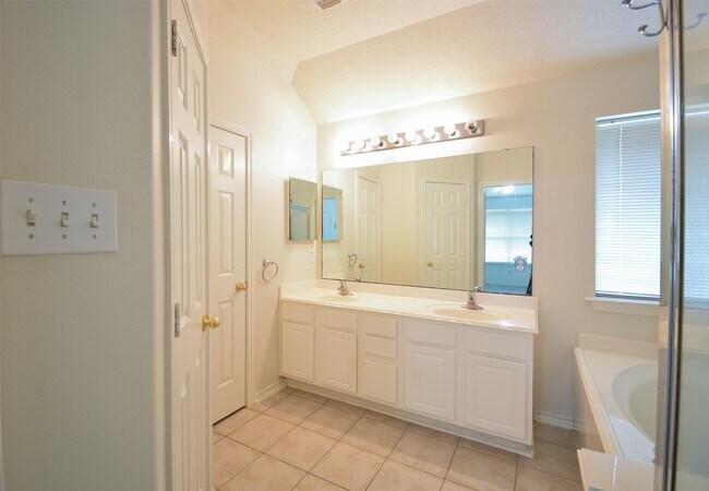 Building Photo - 21315 Pepperberry Trail