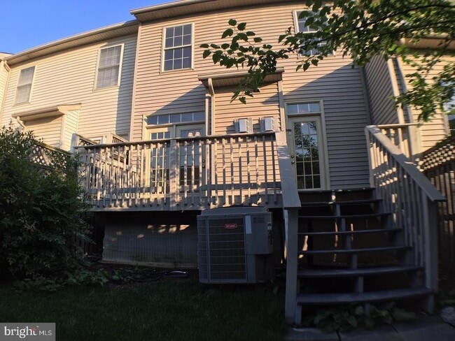 Building Photo - 2235 Village Square Rd