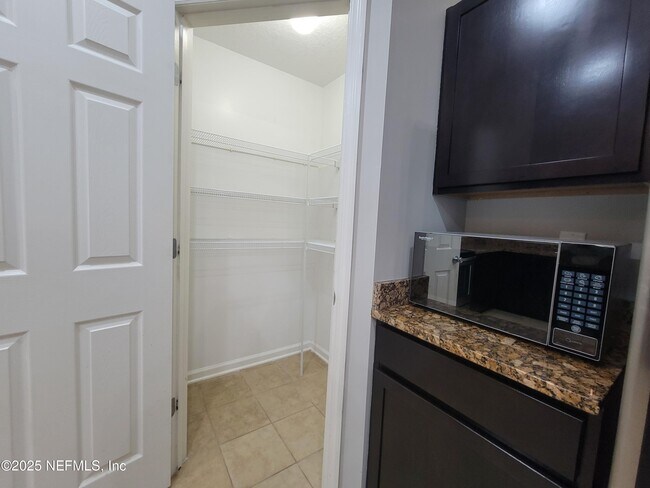 Building Photo - 4447 Oak Moss Loop