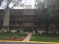 Building Photo - A large efficiency condo apartment located in the West Spring Condominium complex located next to...