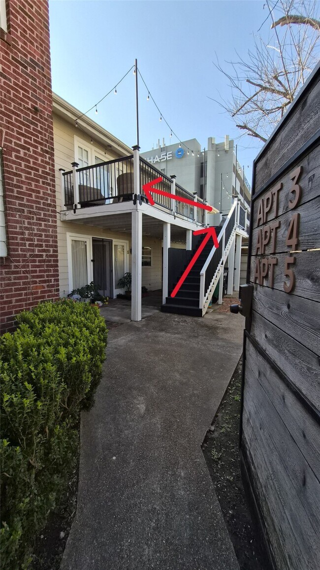 Building Photo - 2118 Oakdale St