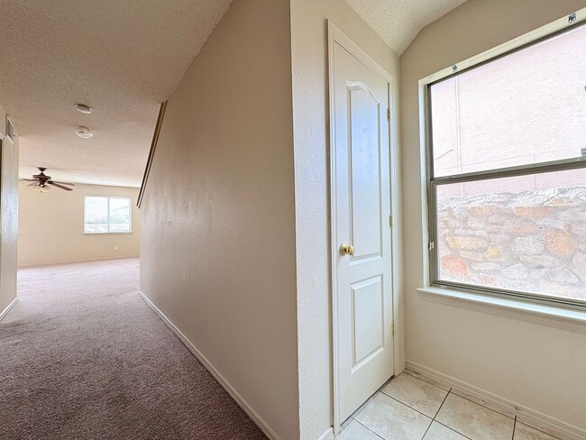 Building Photo - 14064 Tierra Halcon Dr