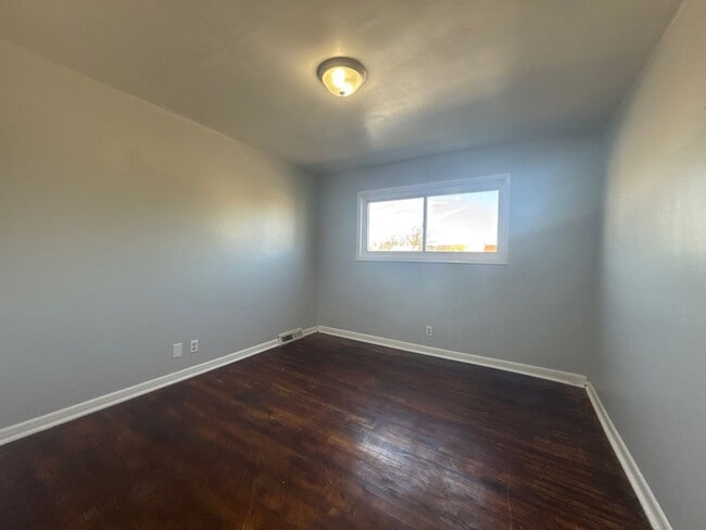 Building Photo - Beautiful Two-Bedroom House In Dundalk