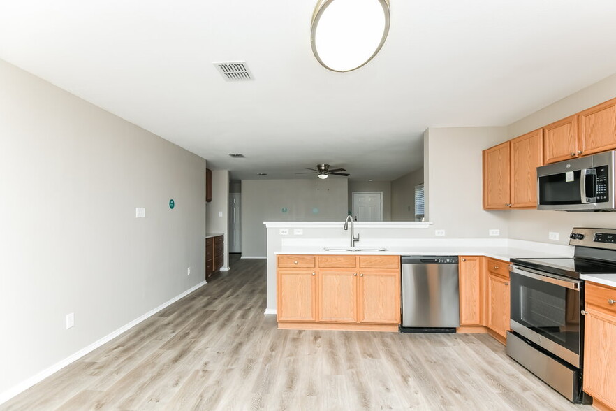 Building Photo - 12933 Kelly Dr