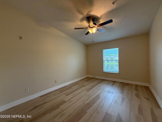 Building Photo - 2564 Golden Lake Loop