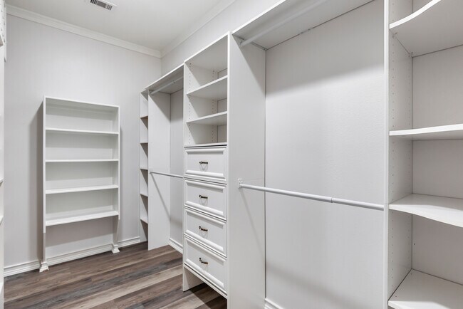 Building Photo - 9960 Cassowary Dr