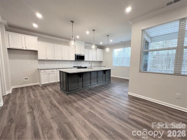 Building Photo - 16628 Summers Walk Blvd