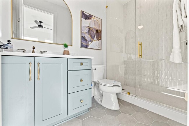 Building Photo - 531 Danube Ave