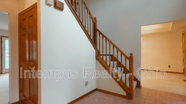 Building Photo - 370 Glenside Ln