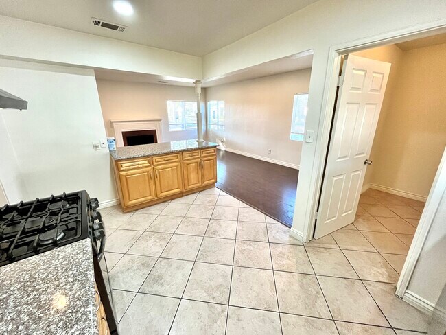 Building Photo - Belle